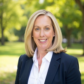 Carolyn Muller Headshot